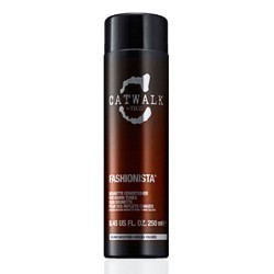 Тонирующий кондиционер для брюнеток - Tigi Catwalk Fashionista Brunette Conditioner 750 мл