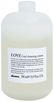 Очищающая пенка для усиления завитка - Davines Love Curl Cleansing Cream 500 мл Очищающая пенка для усиления завитка - Davines Love Curl Cleansing Cream 500 мл